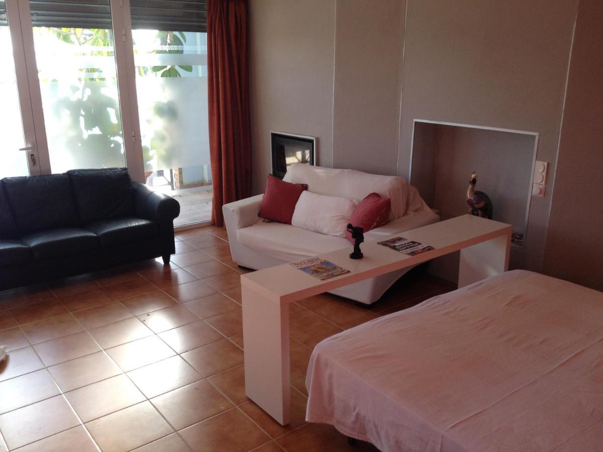 House On The Beach Calafell Luaran gambar