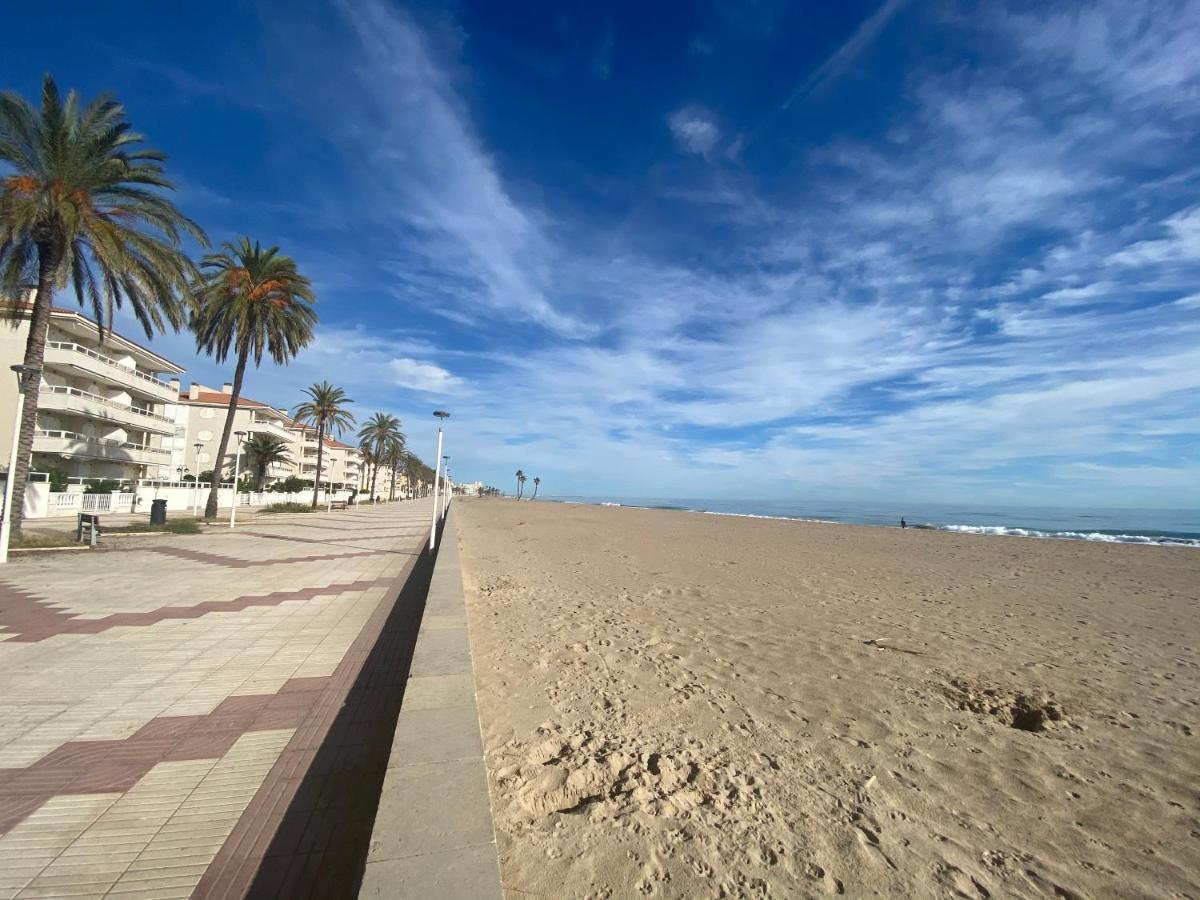 House On The Beach Calafell Luaran gambar
